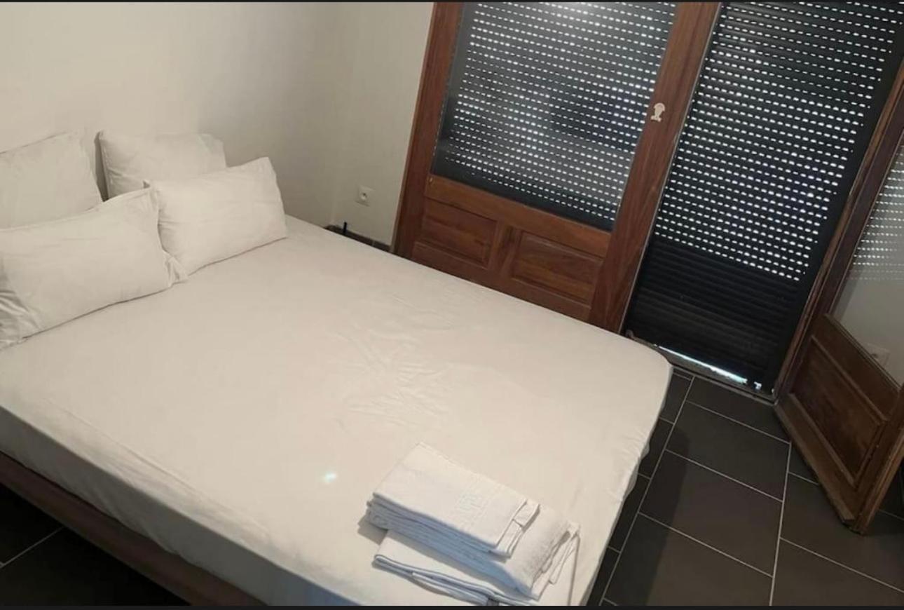 Maison A Vezac 24220 Экстерьер фото